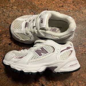 New Balance Toddlers White and Purple Sneakers